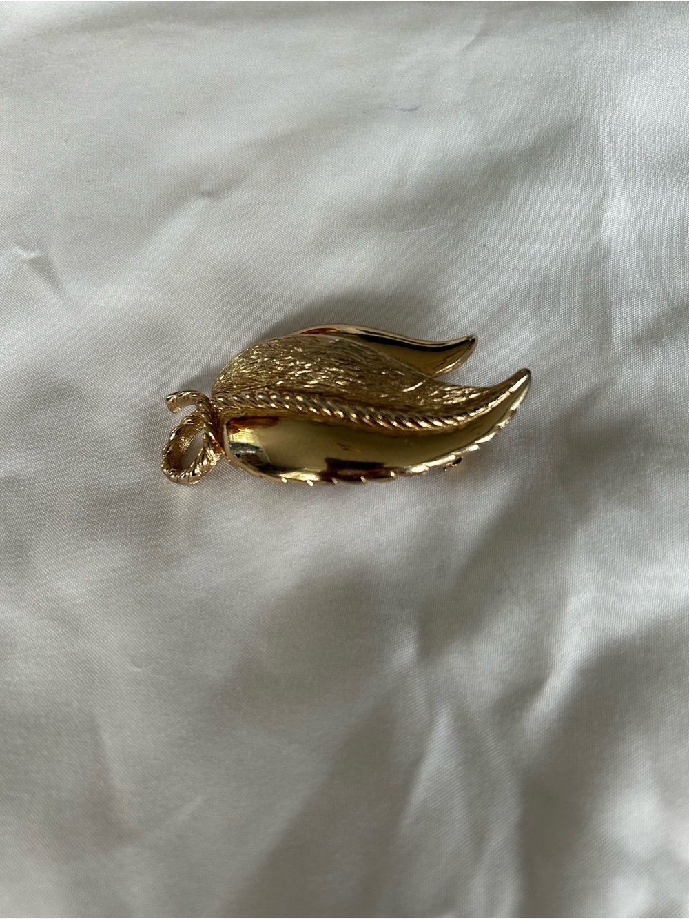 Vintage Monet Gold-toned Leaf Brooch